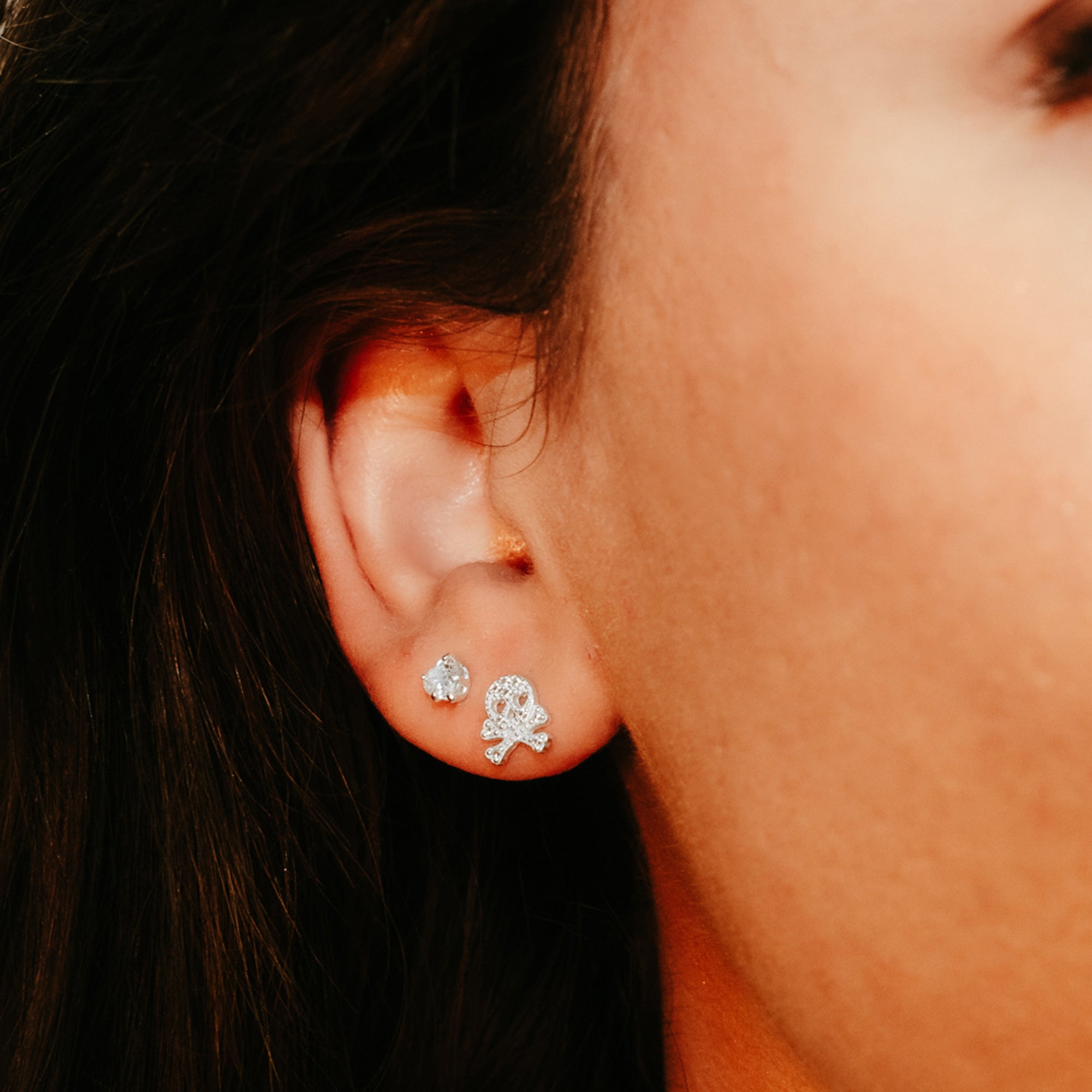 db DEADBEAT 925 Silver CZ Heart Ear Stud & CZ Skull & Crossbones Ear Stud Gift Pack