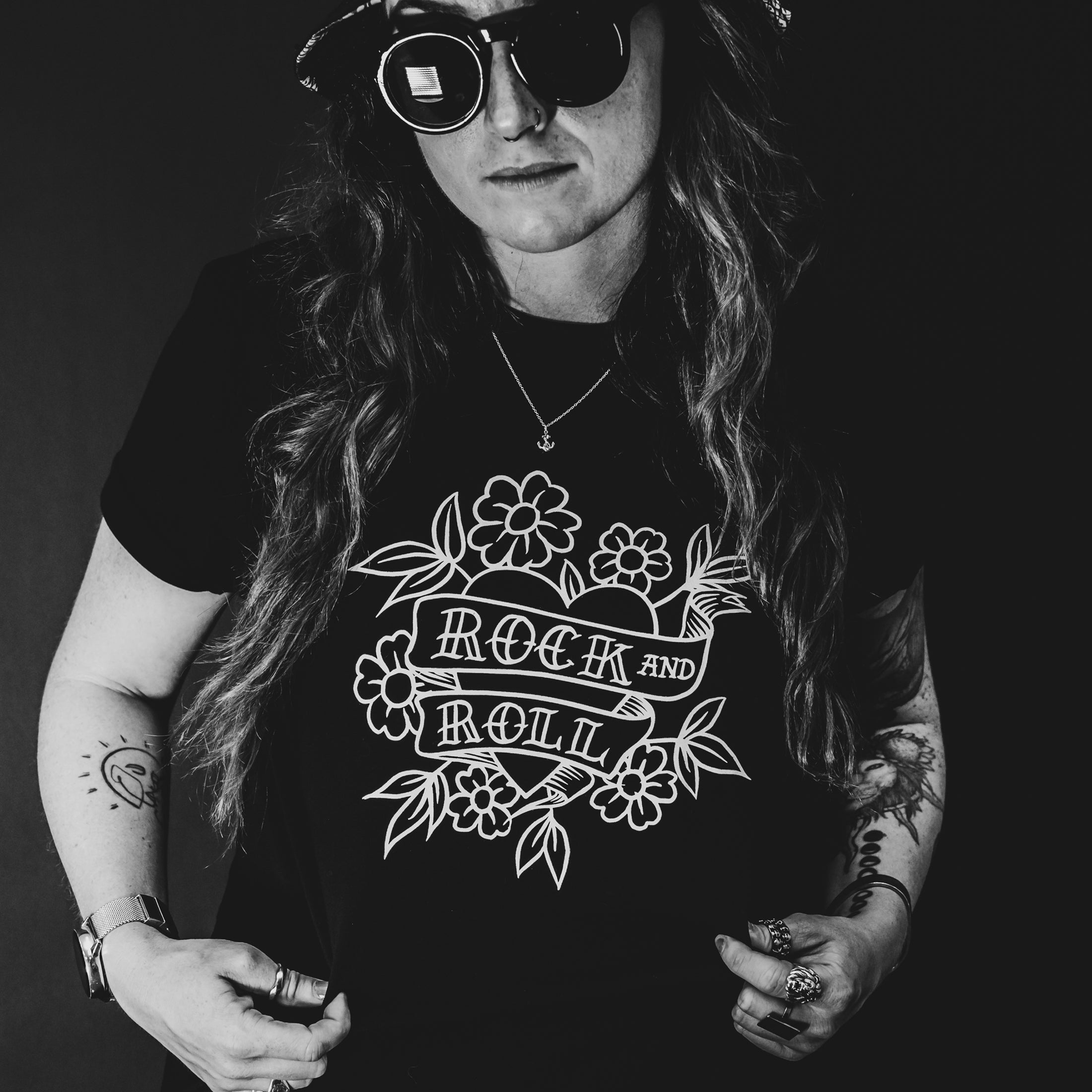 db DEADBEAT Rock and Roll Motif Screen Print Eco-Friendly Unisex Black T-Shirt for Men, Women and Teens